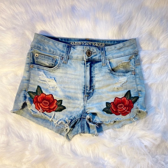 American Eagle Outfitters Pants - American Eagle floral festival shorties